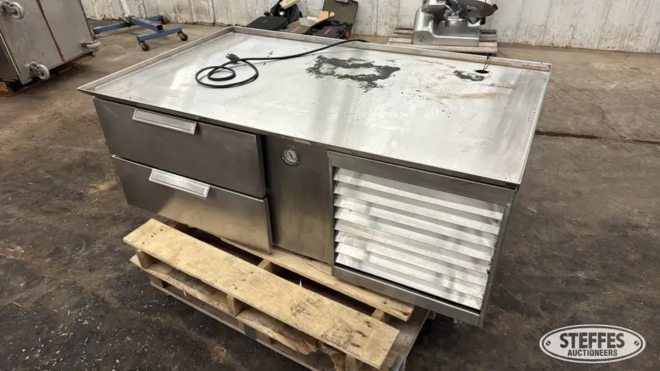 Lowboy 2-door refrigerator General Business Support Item