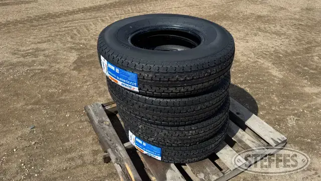 (4) Durun 235/80R16 tires