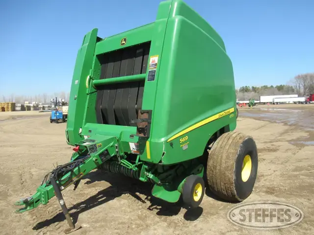 2013 John Deere 569 Premium