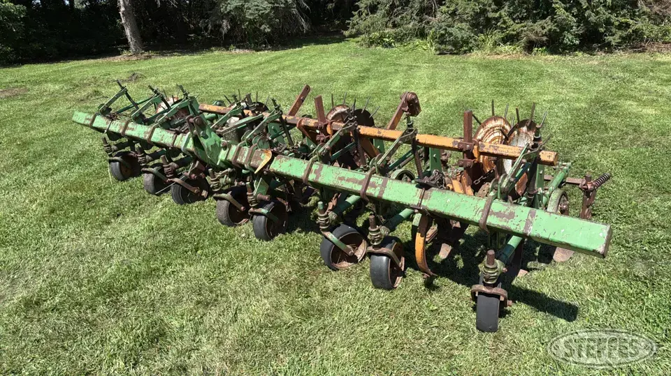John Deere RG4 Row Crop Cultivator