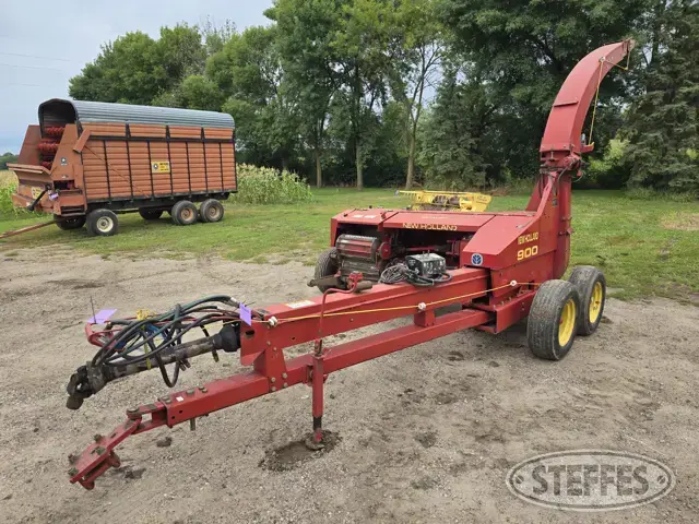 New Holland 900