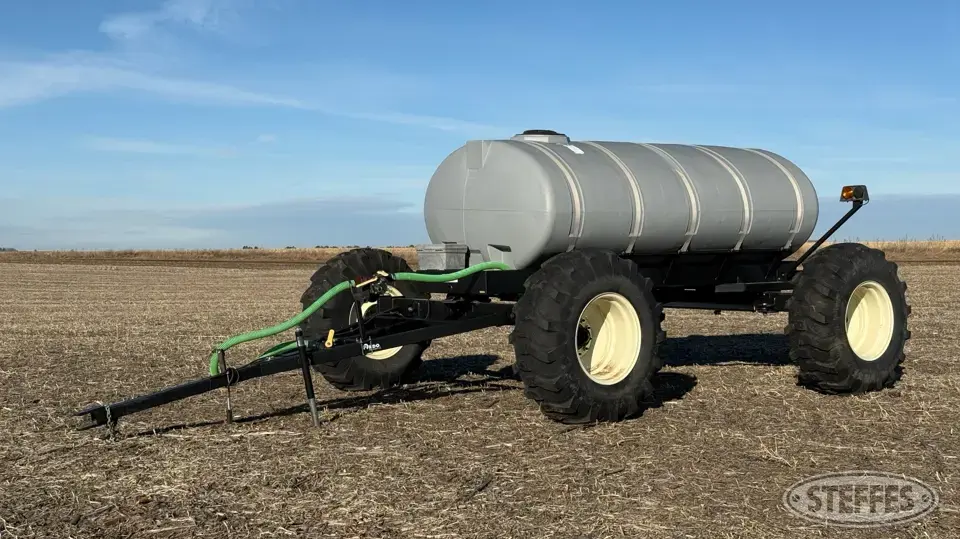 Force Mfg. tandem axle liquid fertilizer caddy