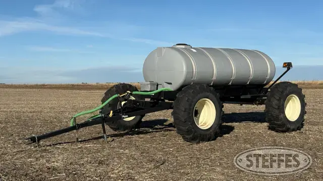 Force Mfg. tandem axle liquid fertilizer caddy