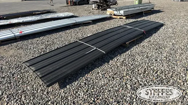 Approx. (30) steel siding sheets