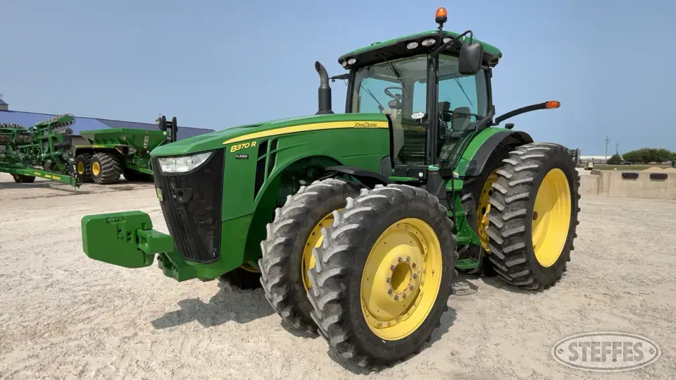 2015 John Deere 8370R MFWD Tractor