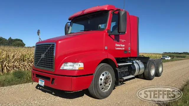2015 Volvo VNM