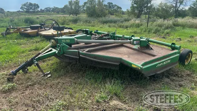 John Deere 1518