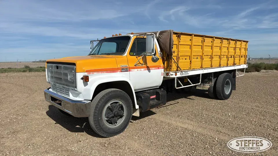 1977 GMC C6500 Sierra Grande Grain Truck