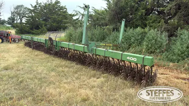 John Deere 400