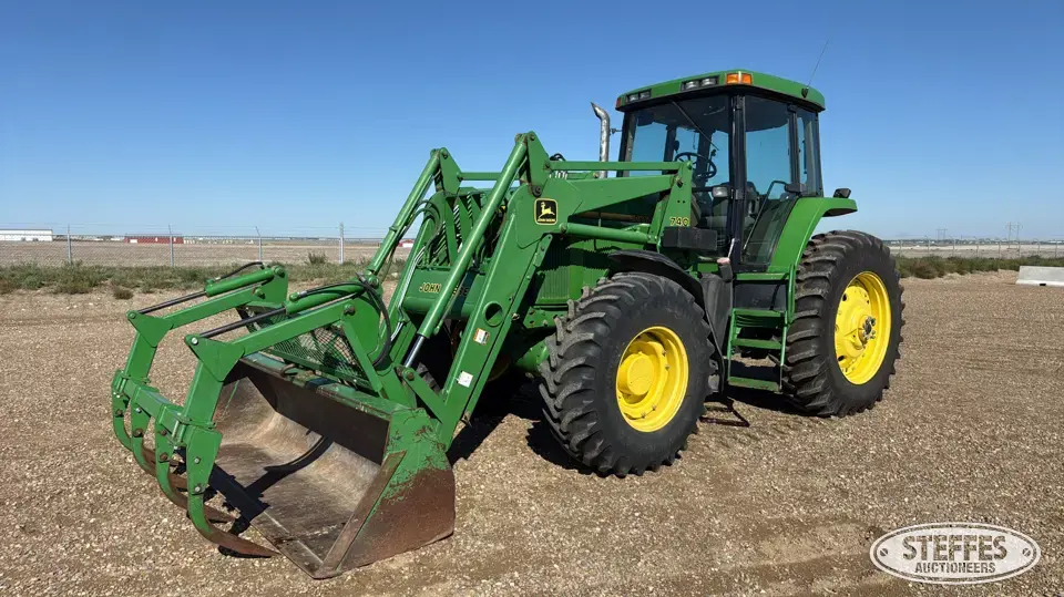 1993 John Deere 7600 MFWD Tractor