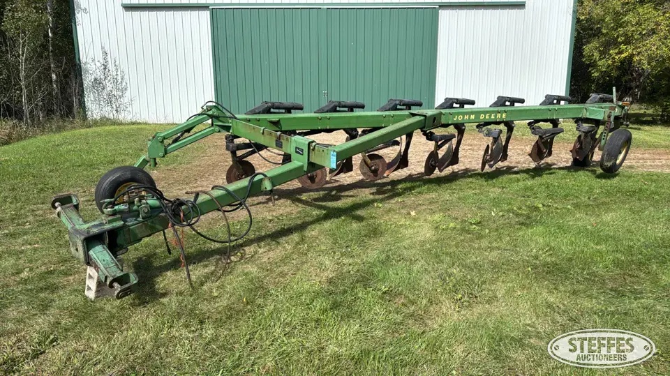 John Deere 2700 Plow