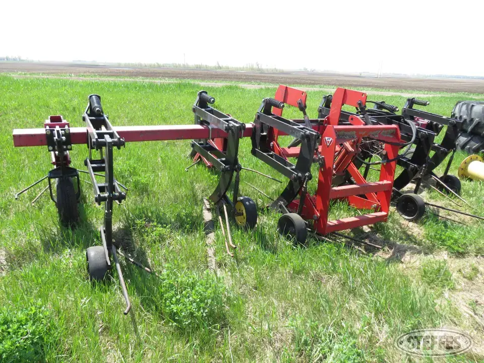 UFT Edible Bean Knifers and Rod Weeder