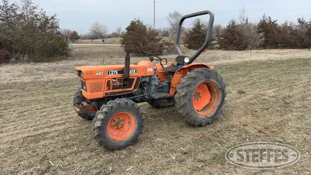 1981 Kubota L275DT