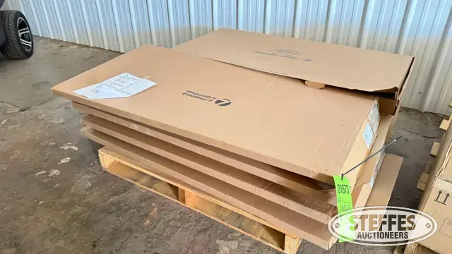 (8) Lithonia LED lights