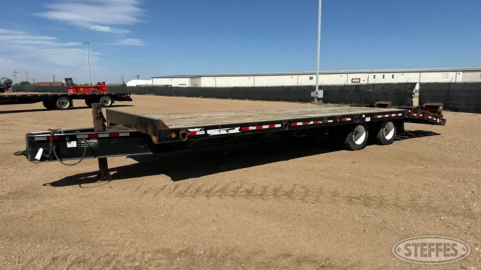 2010 Towmaster T-40 Flatbed Trailer
