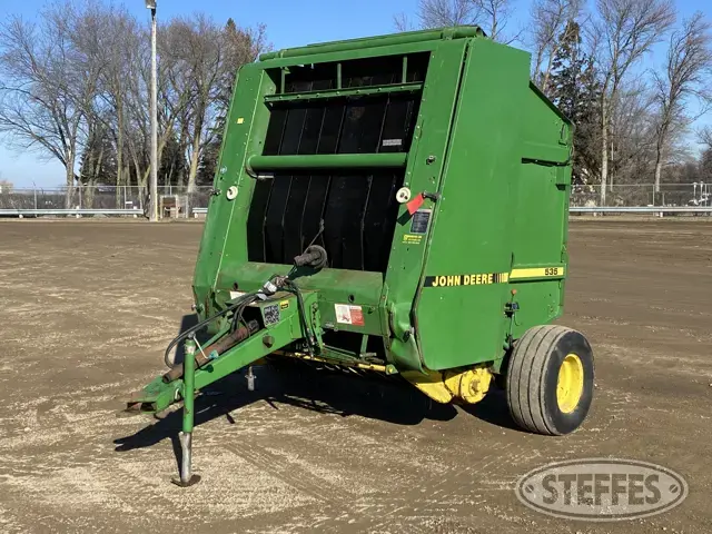 John Deere 535