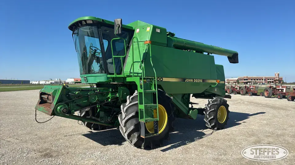 1991 John Deere 9500 Combine