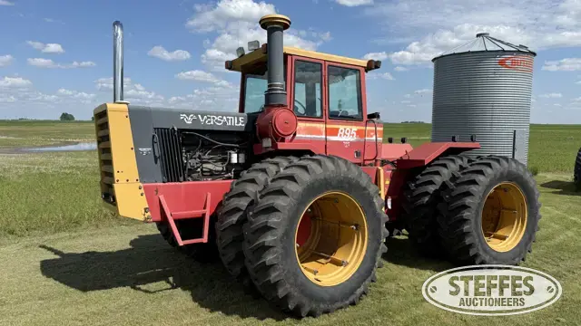 1984 Versatile 895