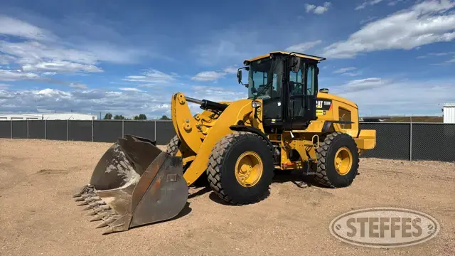2016 CAT 938M