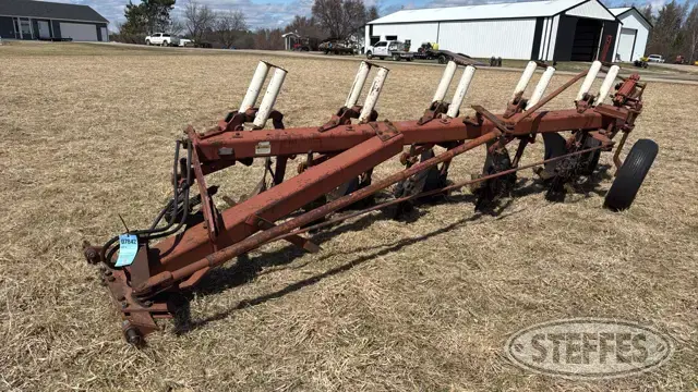 International 710 Automatic