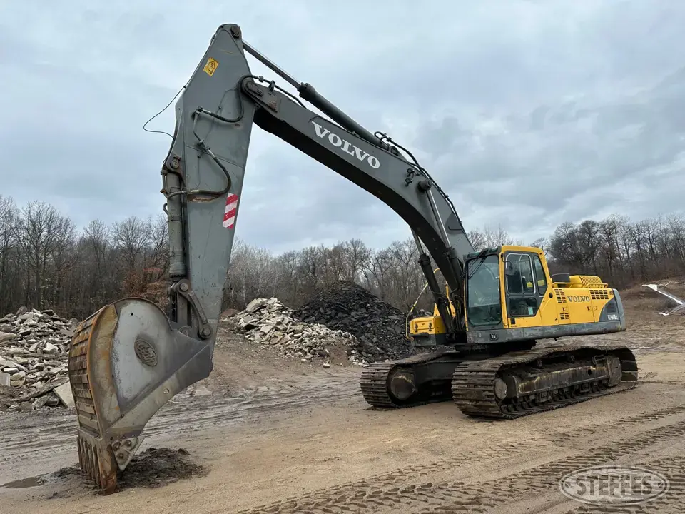 2004 Volvo EC460B LC Excavator