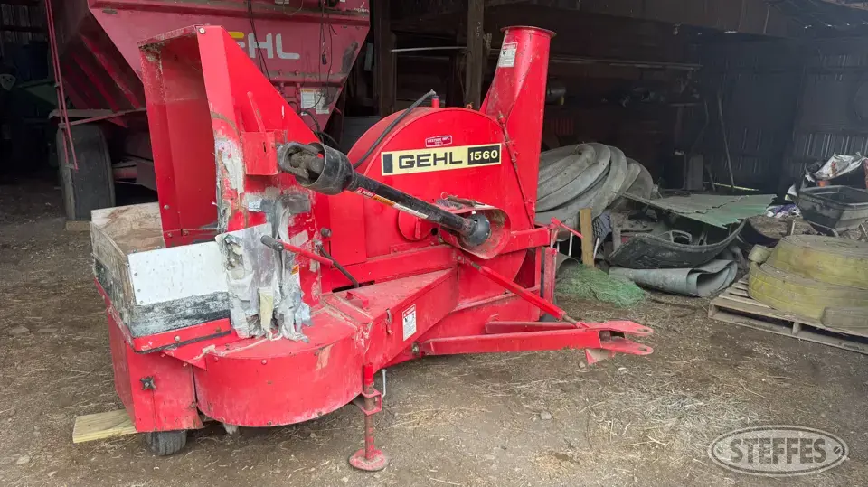Gehl 1560 Forage Processing