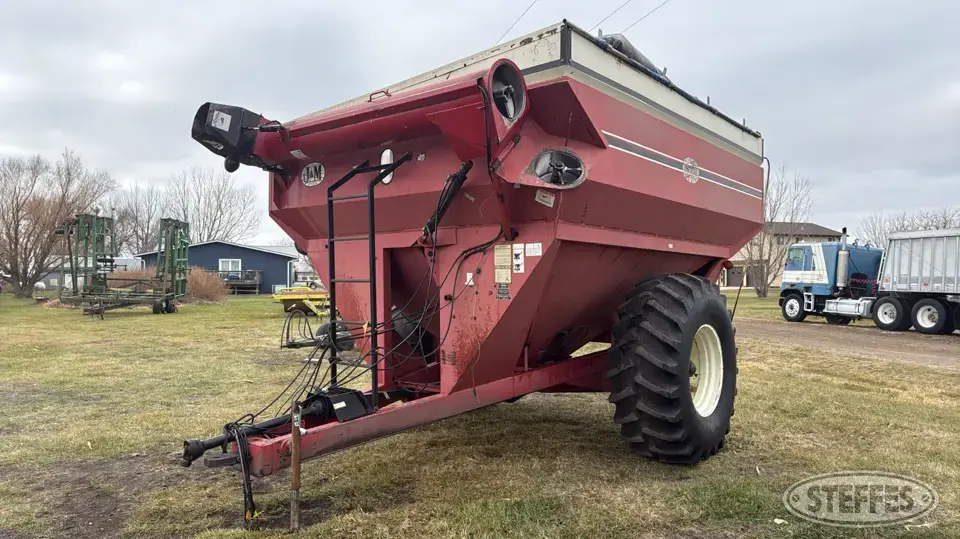 J&M 675 Grain Cart