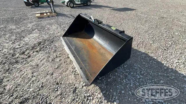 John Deere C60