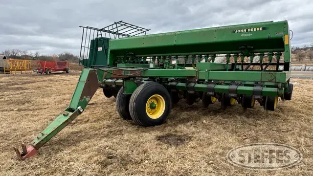 John Deere 750