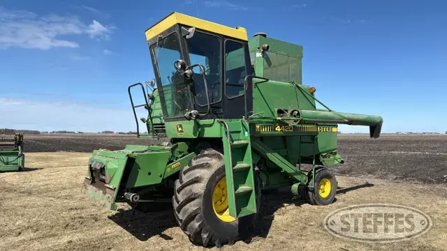 John Deere 4420