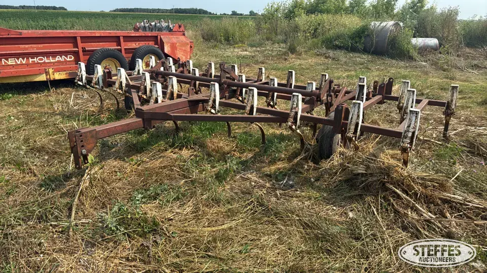 Wil-Rich field cultivator