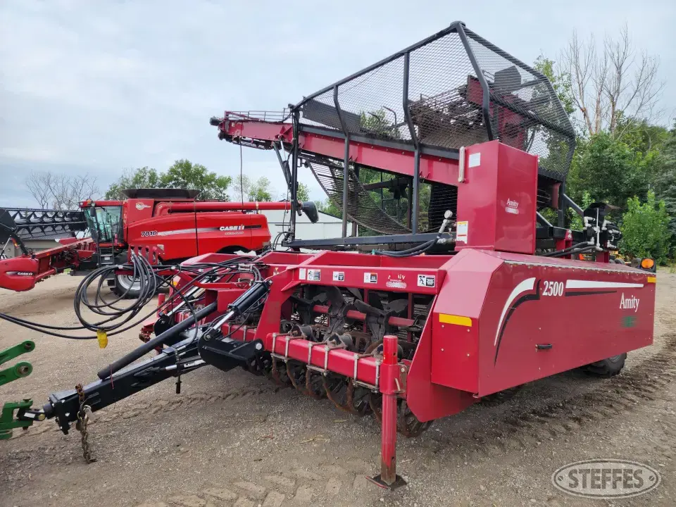 2014 Amity 2500 Sugarbeet Harvester