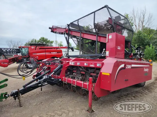 2014 Amity 2500