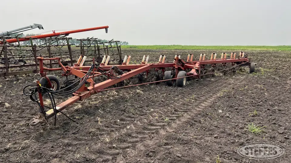 International 800 Plow