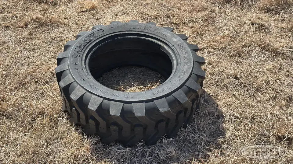 (1) Samson 10-16.5NHS tire Construction Equipment Tire