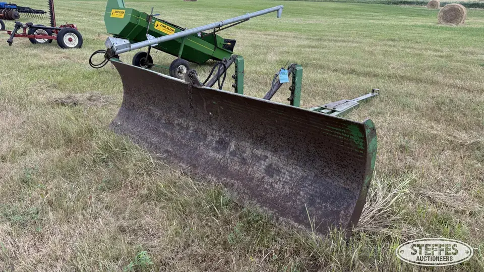 John Deere 10 Tractor Loaders and Attachment