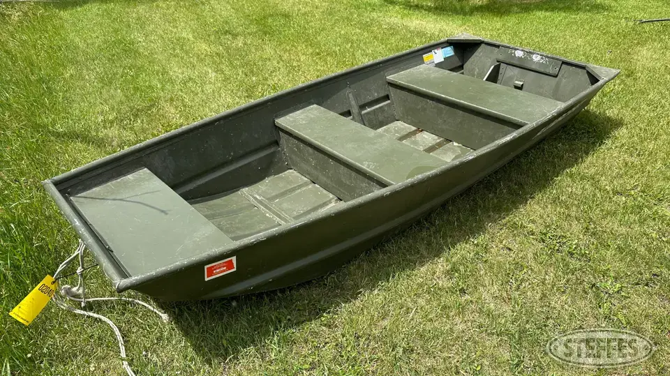 Alumacraft Boat