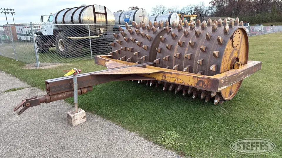 Sheepsfoot compactor Pull-Type Padfoot Compactor