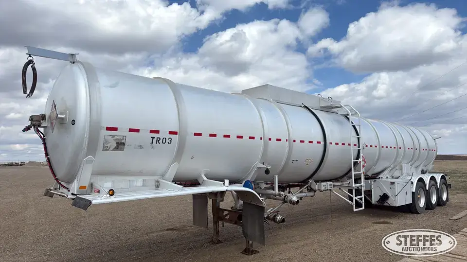 2011 Heil 10,500 gal. Tank Trailer