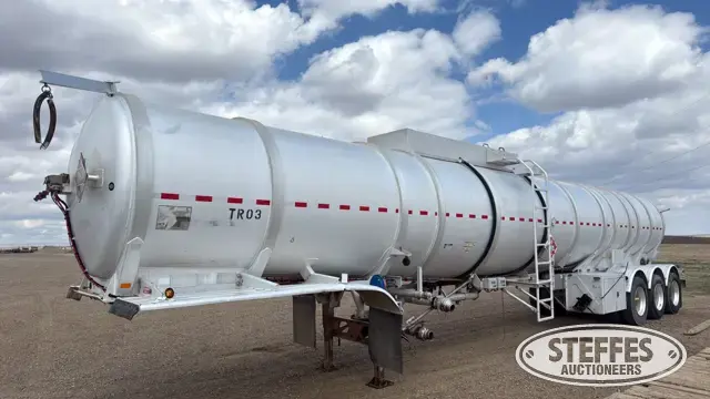 2011 Heil 10,500 gal.