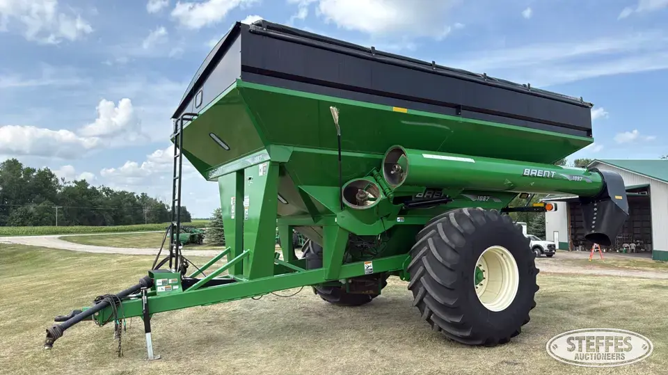 2013 Brent 1082 Grain Cart