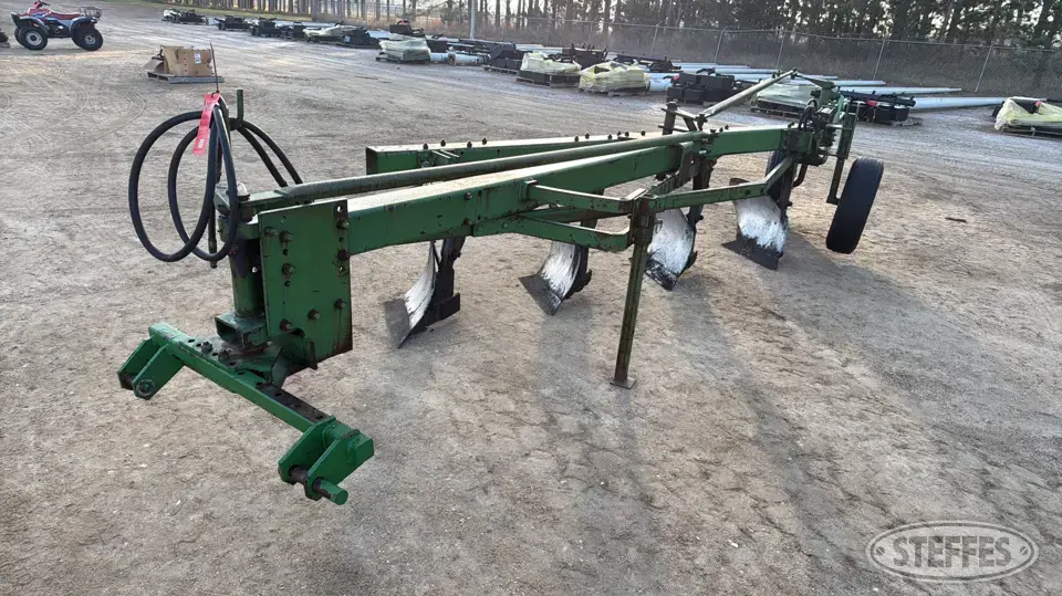 John Deere F1350-F1450 Plow