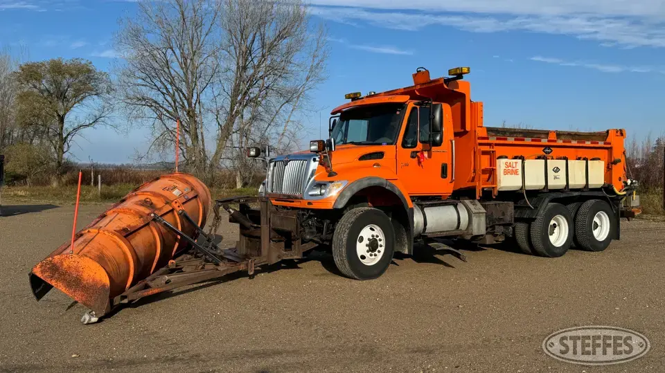 2007 International 7600 Plow-Spreader Truck
