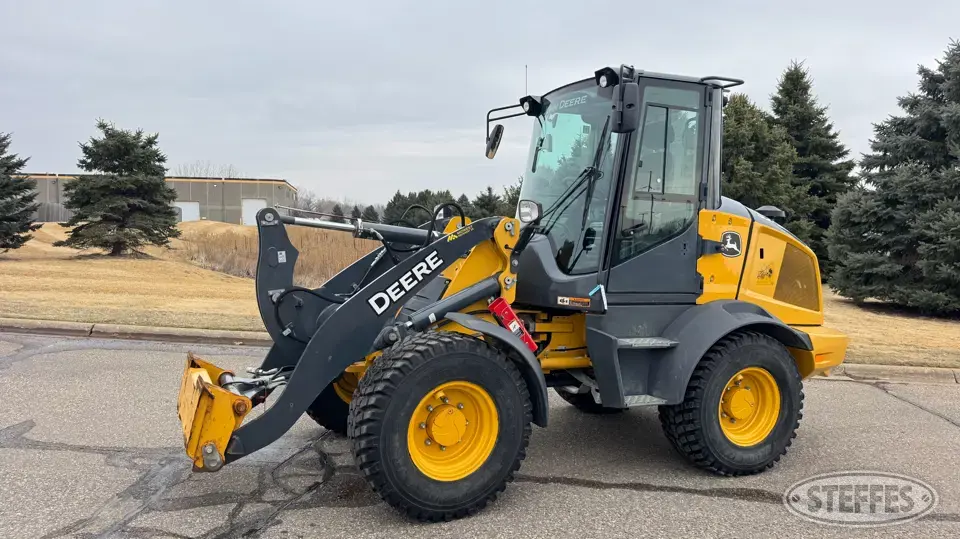2022 Deere 324L Wheel Loader