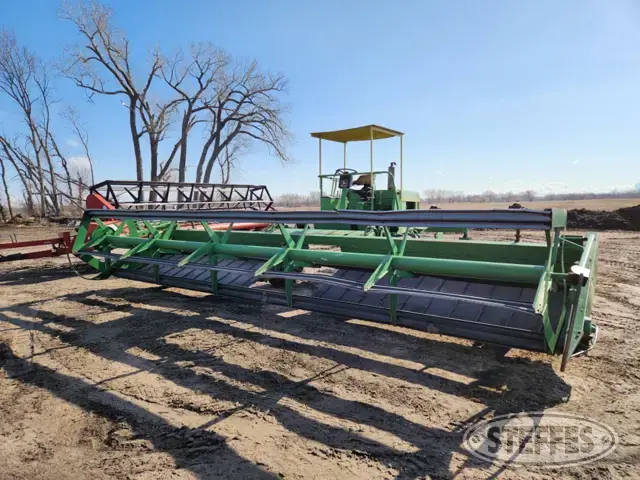 John Deere 2320
