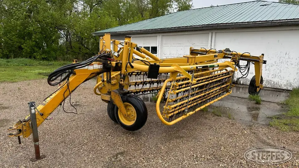 2009 Vermeer R2800 Rake