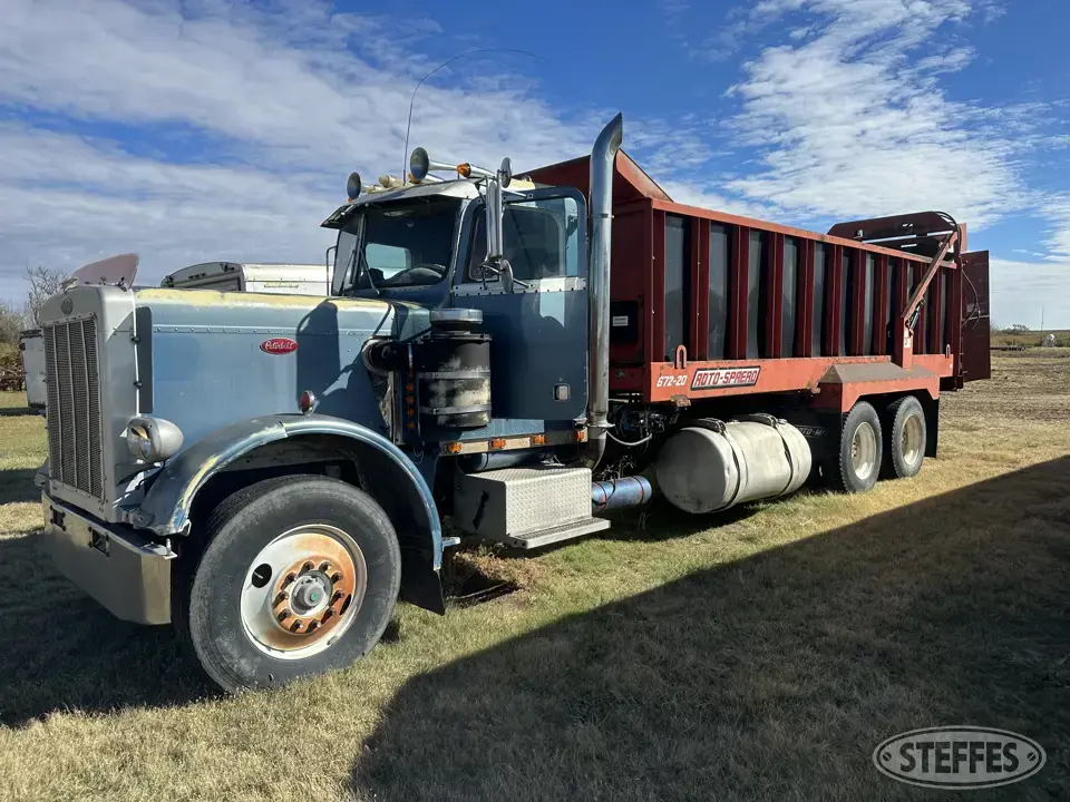 1983 Peterbilt 359 Spreader Truck