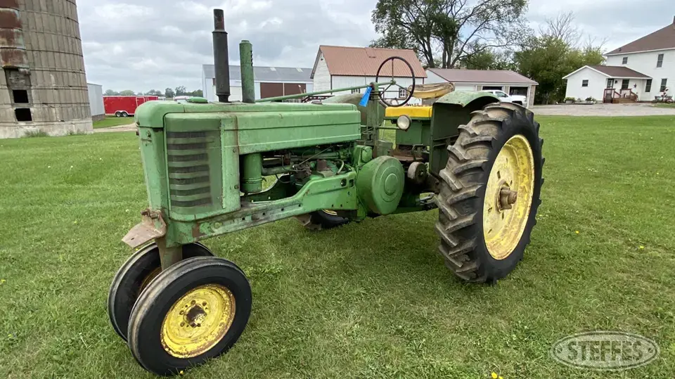 1951 John Deere B 2WD Tractor