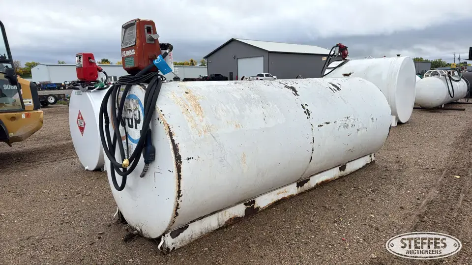 1000 gal. Fuel tank