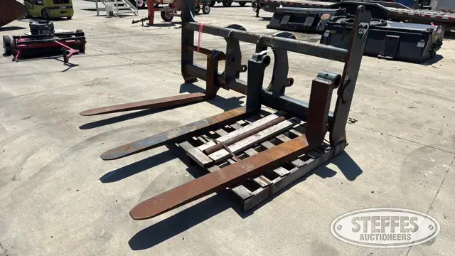 GEM wheel loader forks
